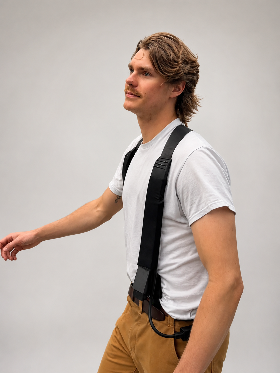 A worker wearing the Clema Core over a t-shirt